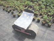 車付きの椅子で移動しながら作業