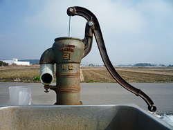 懐かしいポンプも現役