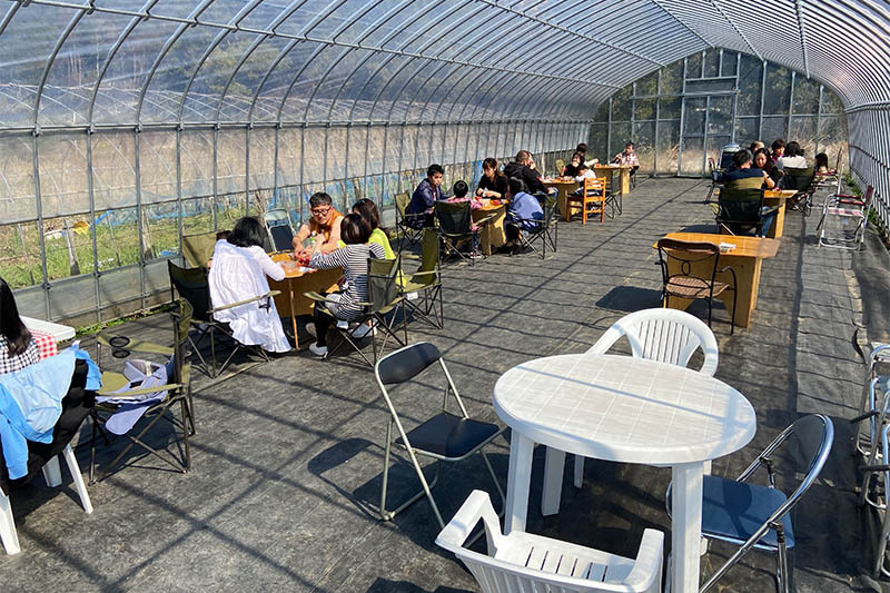 飲食スペースも賑わって来ました